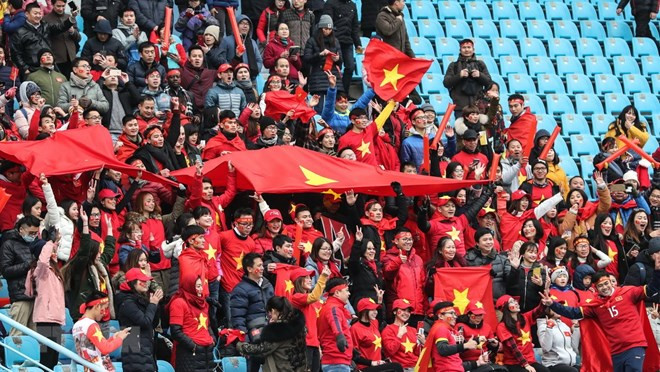 Hàng chục người bị lừa đi tour sang Trung Quốc cổ vũ bóng đá
